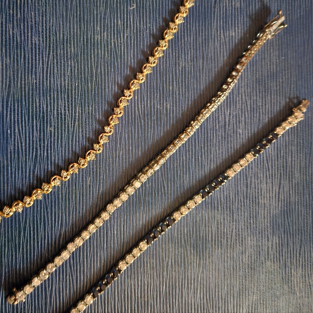Lot Vintage Costume Bracelets